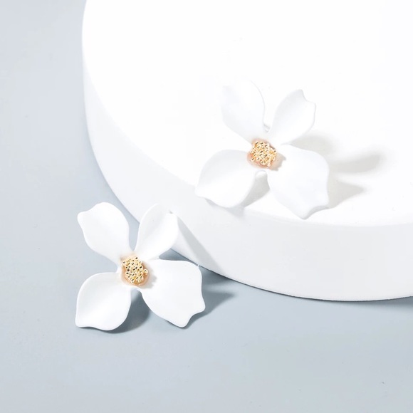Jewelry - Earrings